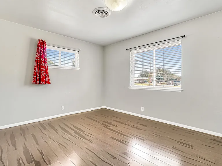 201 Cardinal Cir S — Photo 26