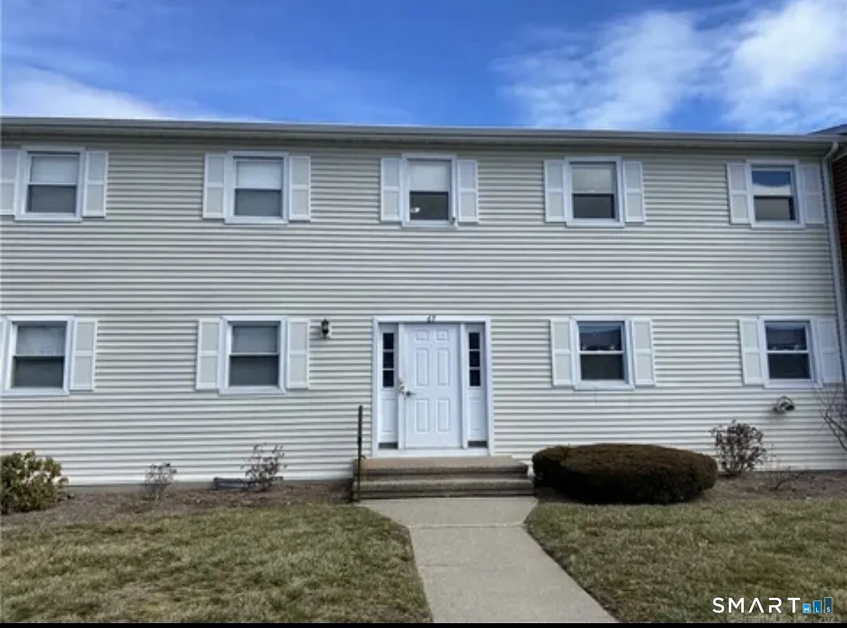 1 bed, 1.0 bath, 902 sqft, $2,299 — Photo 1