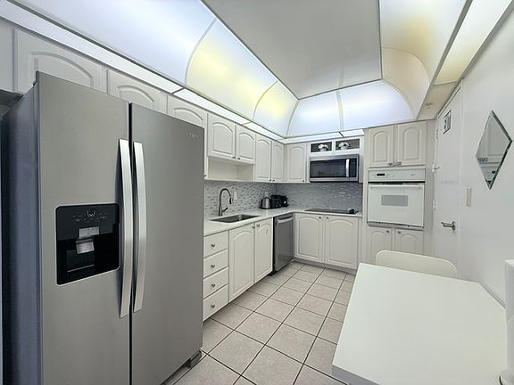 5th image of 3901 S Ocean Dr #14