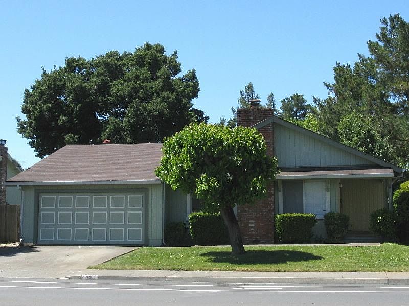 1st image of 904 S McDowell Blvd