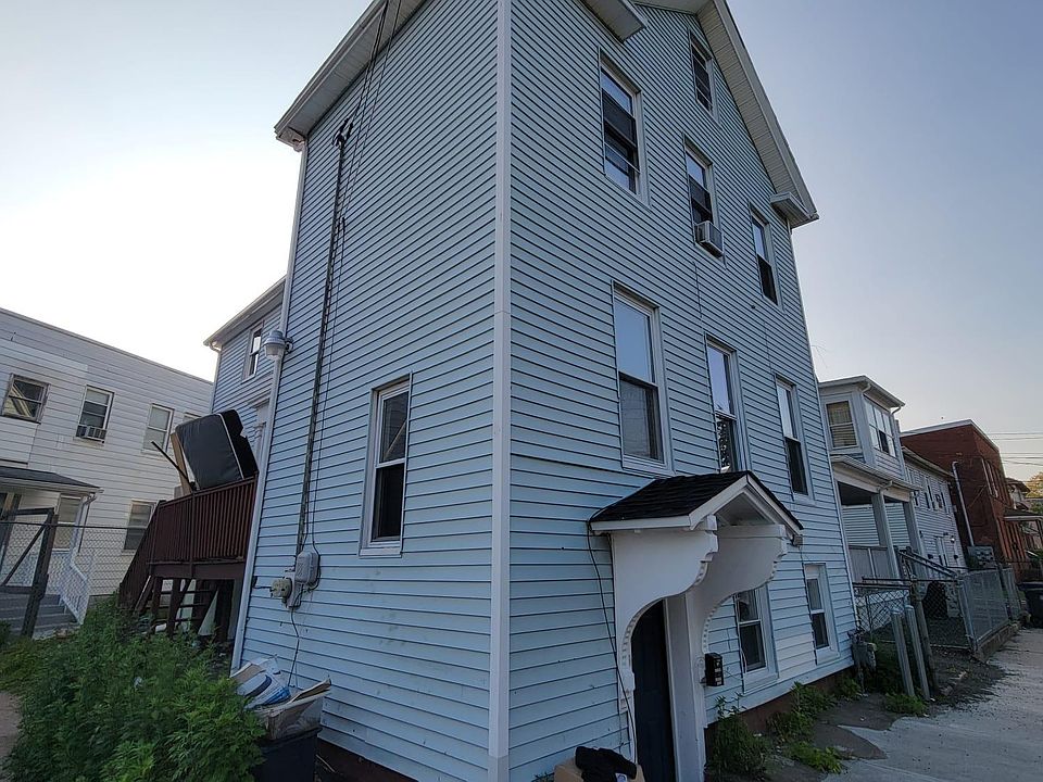 2nd image of 22 Auburn St