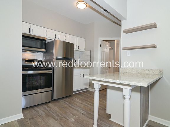 4th image of 1337 E Market St Unit 9