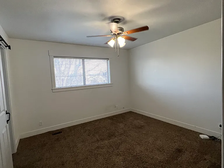350 W 1045 N — Photo 9
