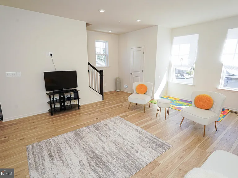 414 Waterfield Ct — Photo 25