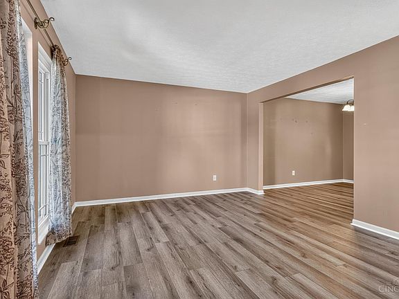 5th image of 1121 Forest Run Dr