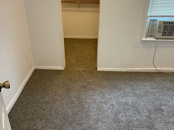 4th image of 164 Orchard Ave