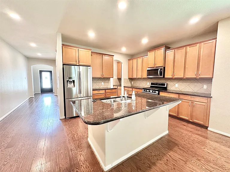 25323 Lisburn Dr — Photo 11