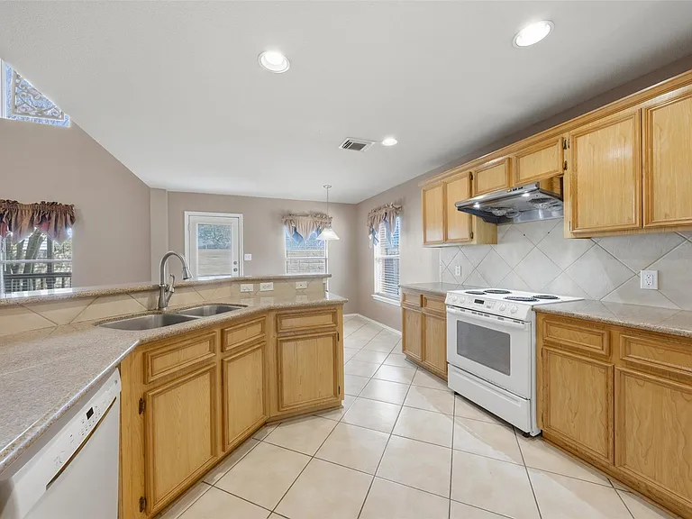 26038 Palmdale Estate Dr — Photo 16