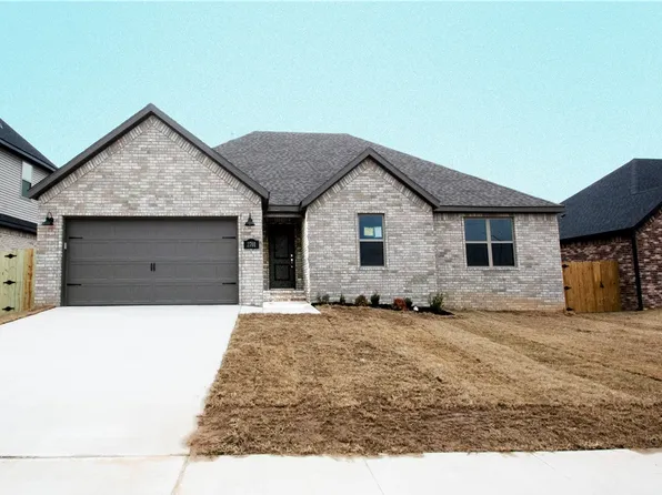 2701 N Penny St, Siloam Springs, AR 72761