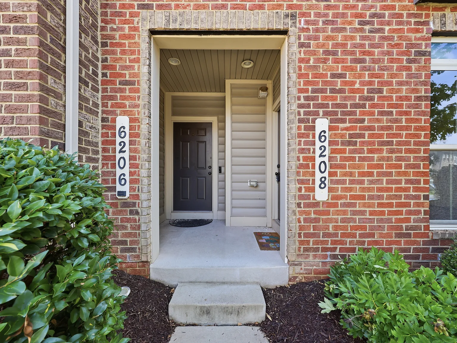3 bed, $2,700 — Photo 2