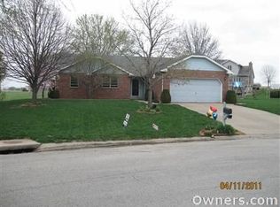 1403 Quail Creek Dr, Quincy, IL 62305