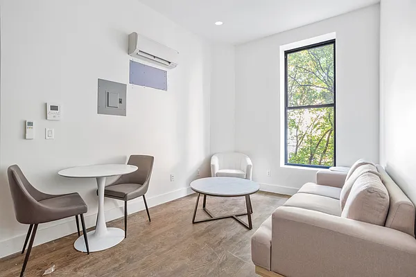 Rented by Reavis | media 11