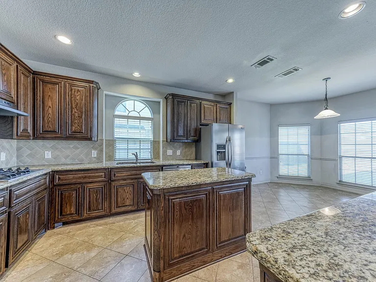 5716 Sleepy Creek Ln — Photo 14