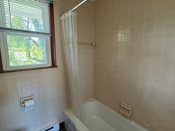 5th image of 21 Dwight St #10