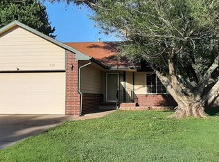 952 N Meadow Rd, Valley Center, KS 67147