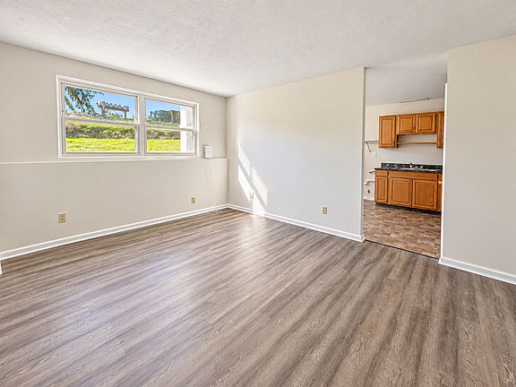 2nd image of 520 View Mountain Cir APT 3