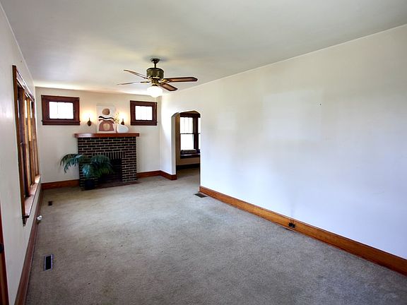 4th image of 276 Knoles Ave