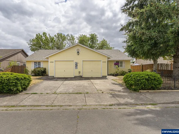 3284 Rockingham Ct NE, Salem, OR 97301