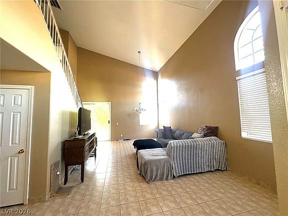 5th image of 9644 Towngate Ave