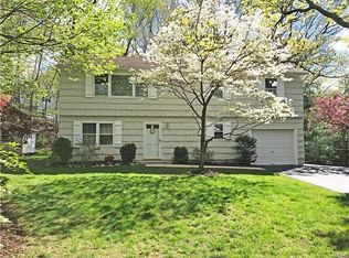 12 Deane Ct, Norwalk, CT 06853
