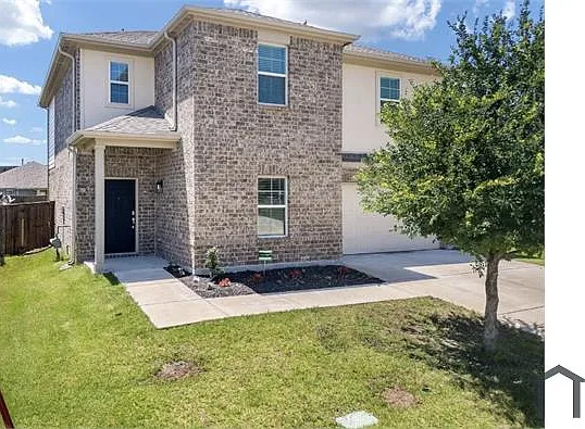 4 bed, 2504 sqft, $3,350 — Photo 2