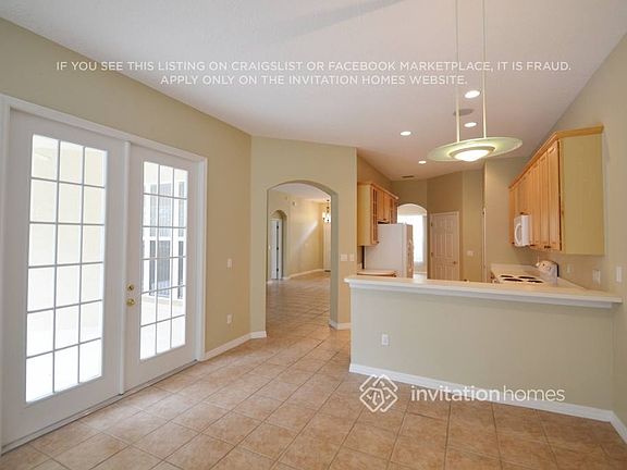 5th image of 726 Lakeworth Cir