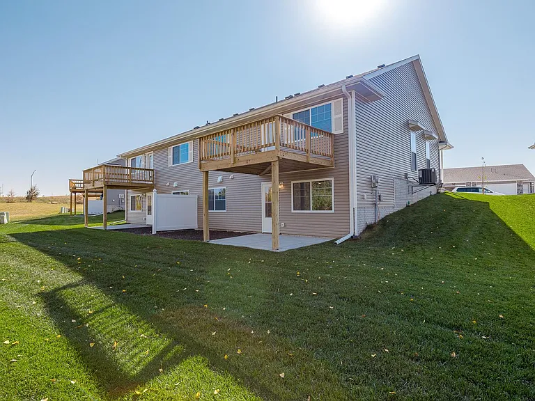 8334 Broken Ridge Dr — Photo 32