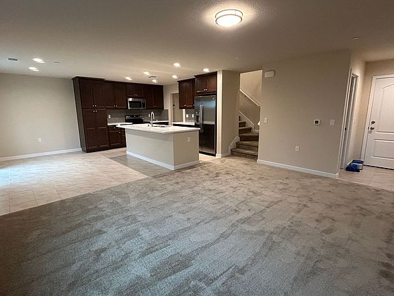 4th image of 479 Lemongrass St