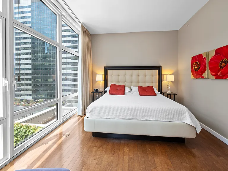 1600 Broadway #2D — Photo 4