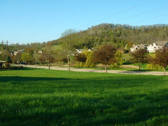 4th image of 4520 Woodland Grn