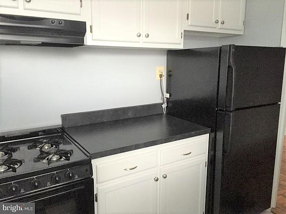 5th image of 1724 N Quinn St APT 106