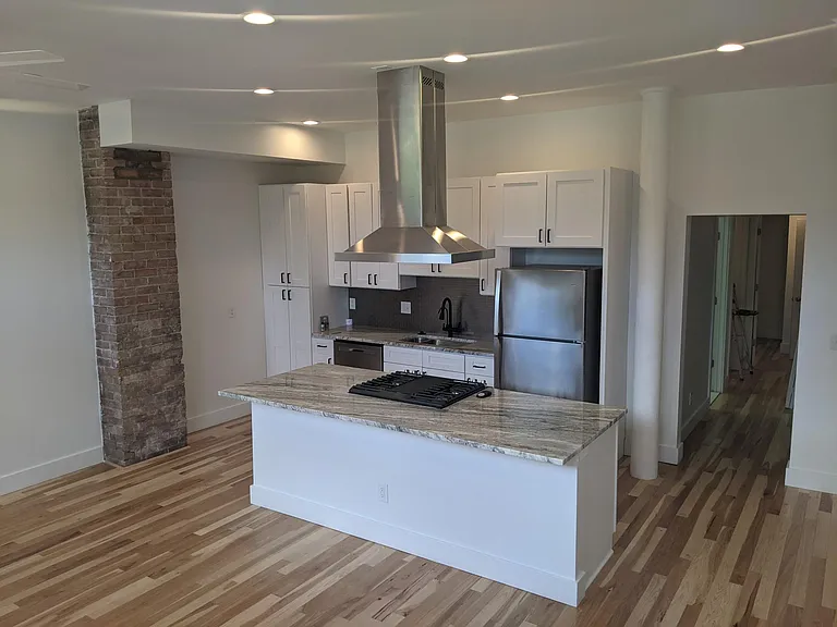8431 Oakland Ave #1 — Photo 4