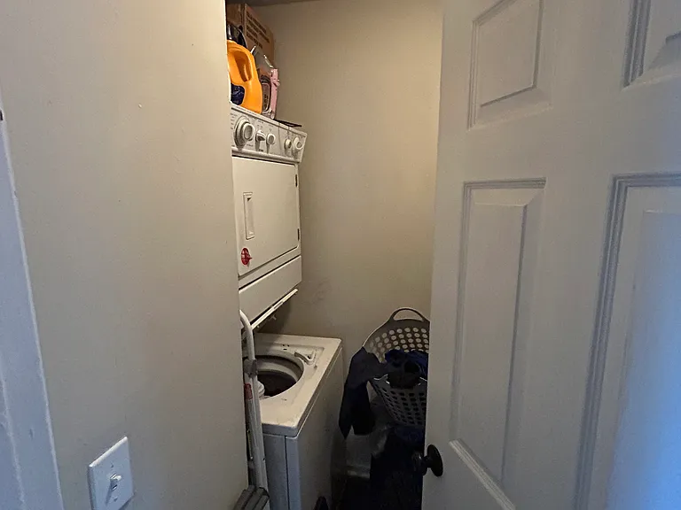 708 Yew St #5 — Photo 6