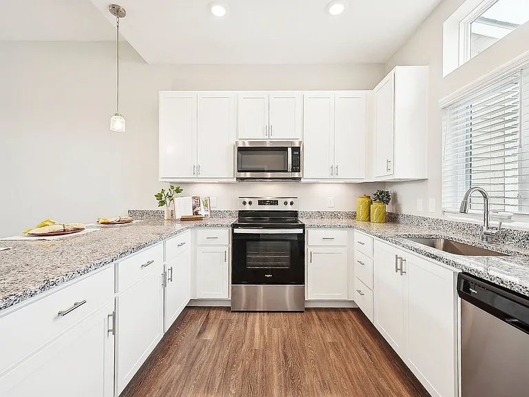 Dogwood Commons — Photo 8