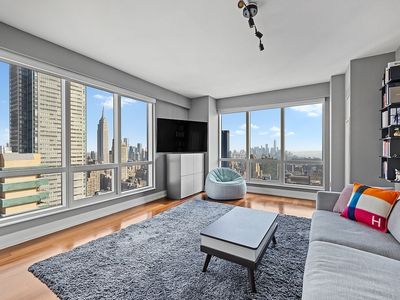 350 W 42nd St APT 50E, New York, NY, 10036
