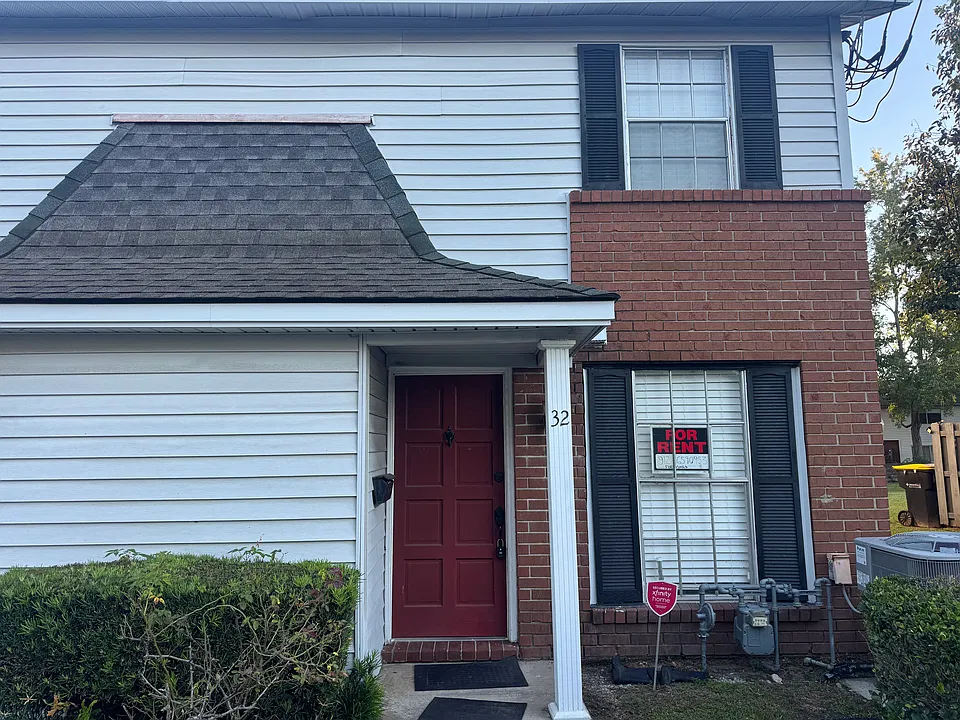 32 Knollwood Cir