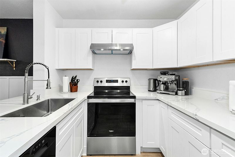 2nd image of 17300 91st Avenue NE #B101