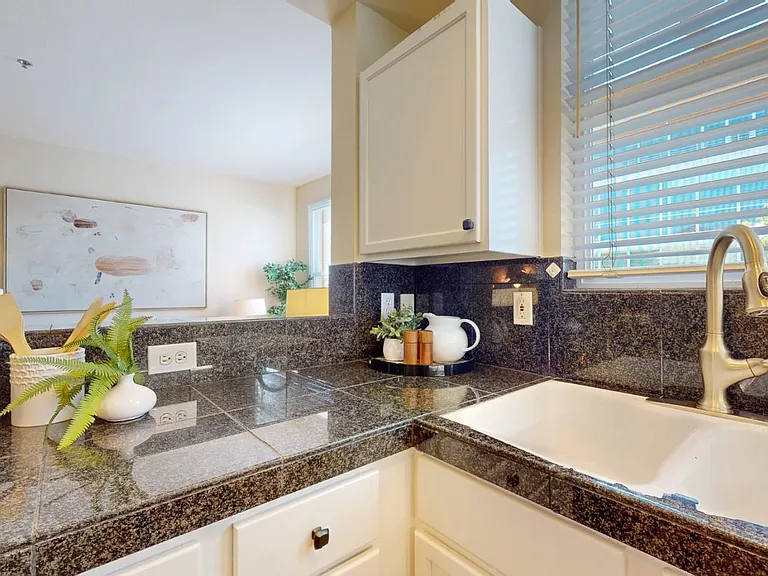 Kitchen. Granite counters. New cabinetry.