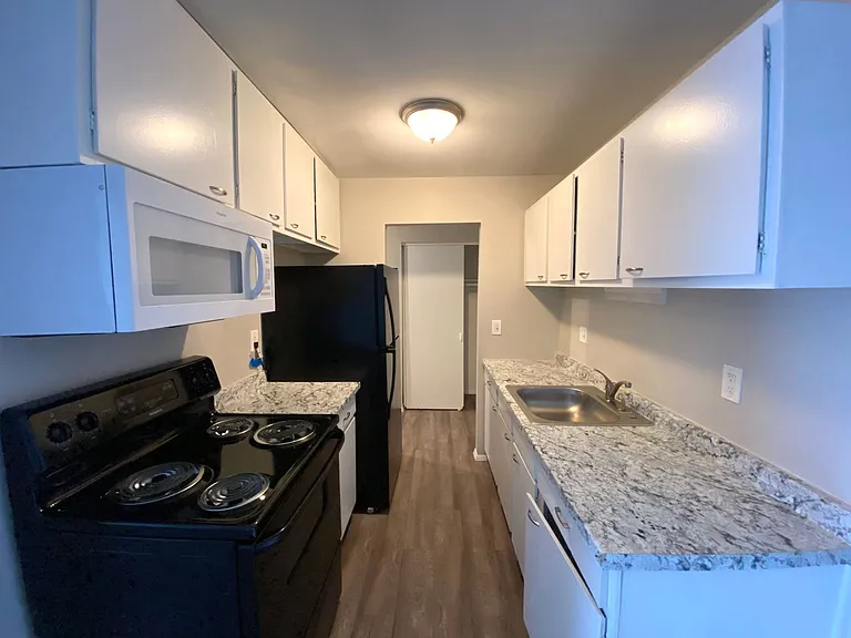 Peoria Flats - New Mgmt - New Name - Fresh Upgrades — Photo 9