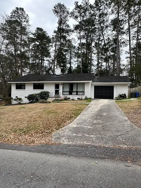 3 bed, 1.5 bath, 1215 sqft, $1,975 — Photo 1