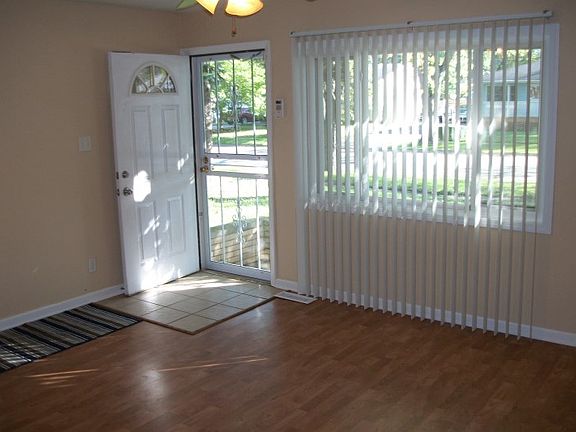 2nd image of 22336 Clyde Ave