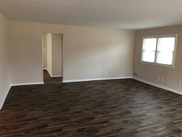 4 bed, 1.5 bath, 1419 sqft, $1,795 — Photo 3