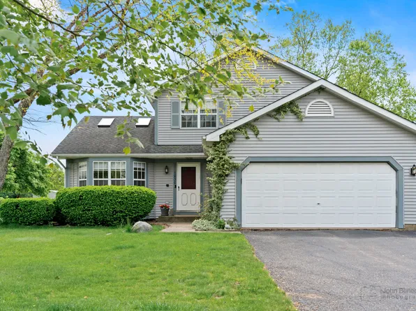 1030 Prairie Dr, Algonquin, IL 60102