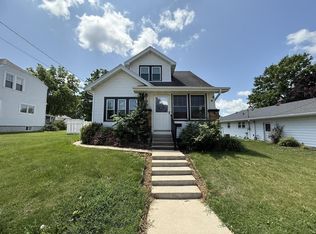 810 10th St, Monroe, WI 53566
