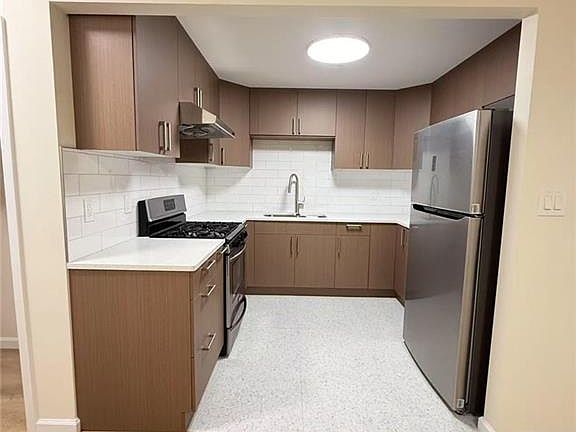 2nd image of 2568 Cropsey Ave Floor 2