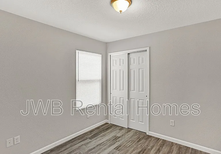 1419 McConihe St — Photo 8