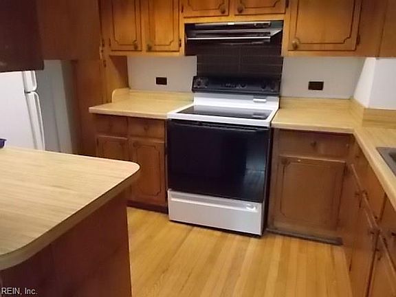 5th image of 8007 Galveston Blvd