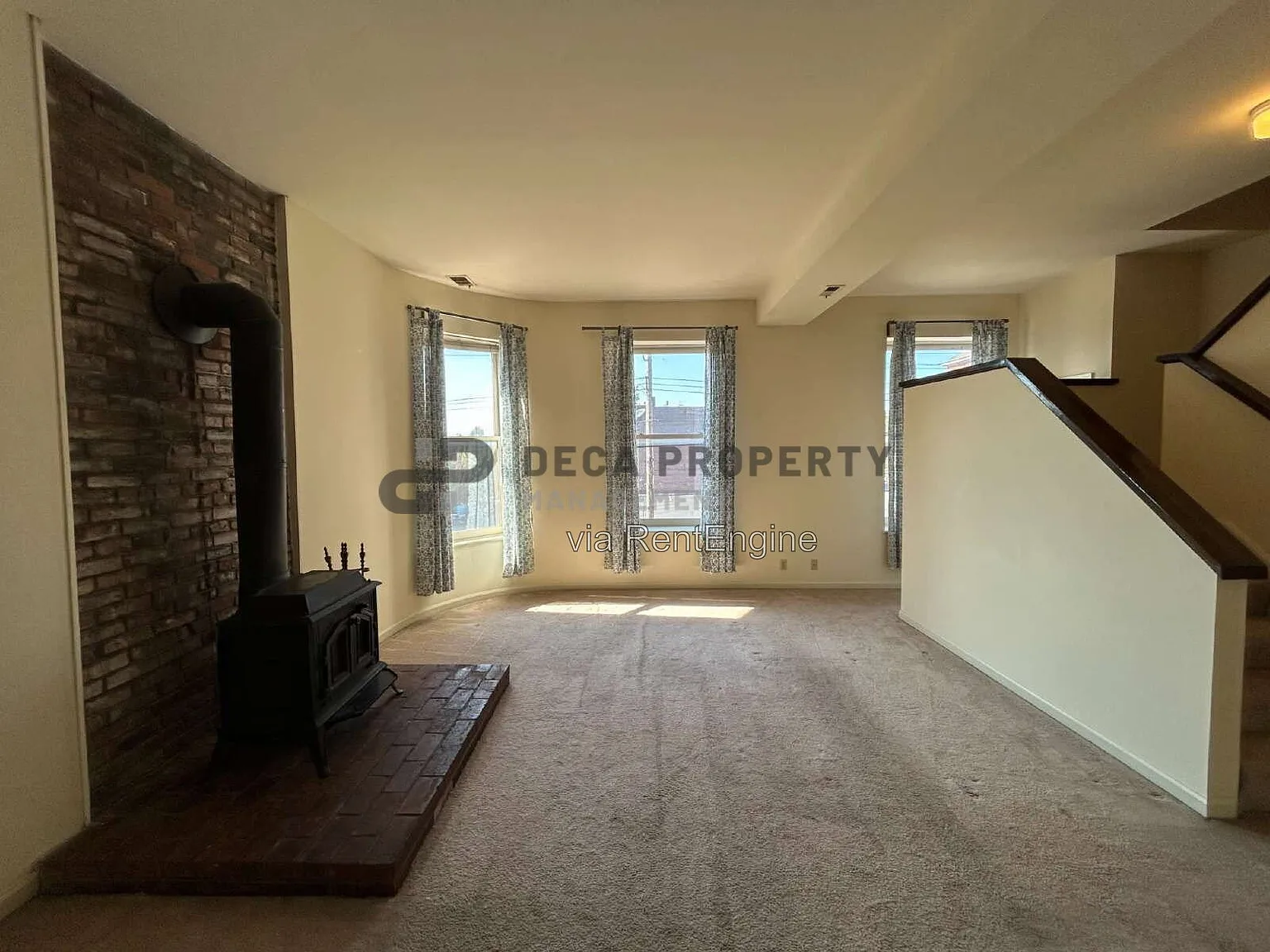 2 bed, 1.0 bath, $1,095 — Photo 2