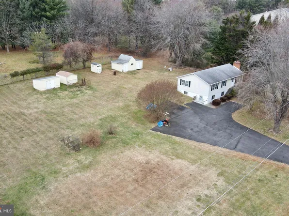 816 Utterback Store Rd, Great Falls, VA 22066