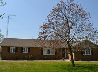 726 Walnut Hill Rd, Centralia, IL 62801
